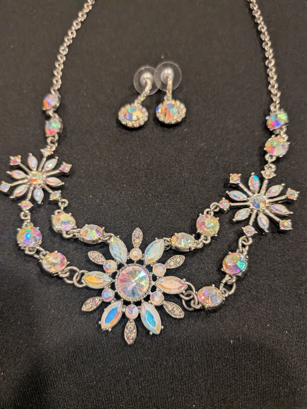 Aurora Crystal Flower Statement Necklace and Earrings Set - Iridescent
